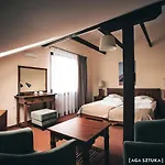 Skalny Couette-café